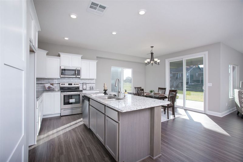 3007 N Susan Ln, Mulvane, KS 67110