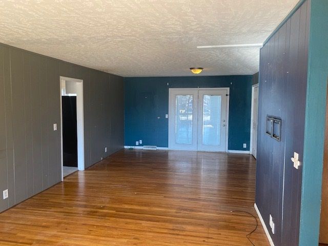 8208 E Indianapolis St, Wichita, KS 67207