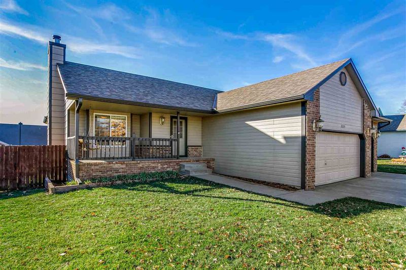 2125 E Sommerhauser St, Derby, KS 67037-3560