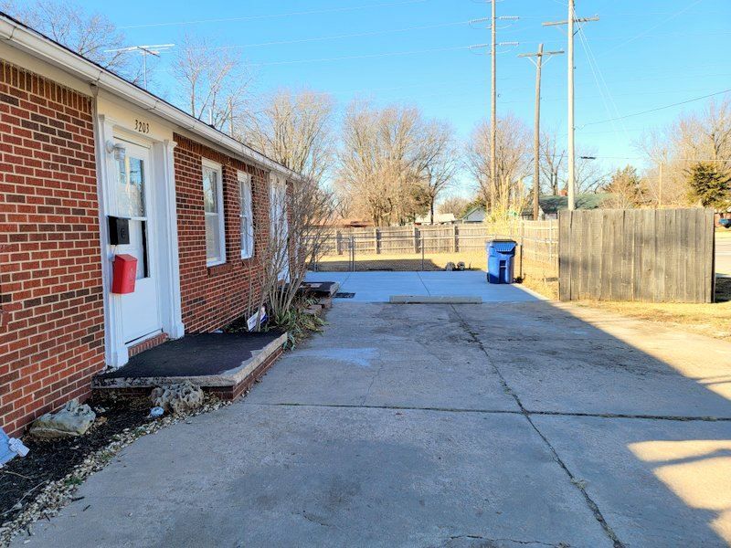 3201 E Skinner St, Wichita, KS 67218-3942