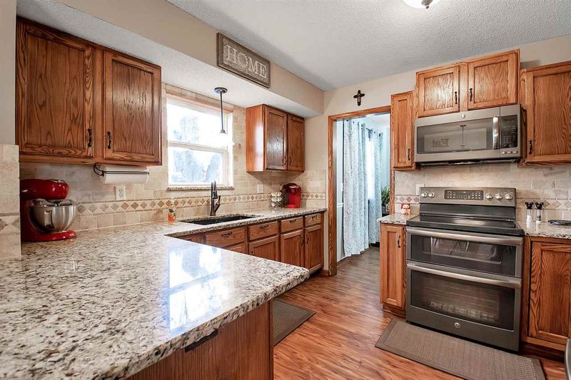 628 High Plains Cir, Maize, KS 67101