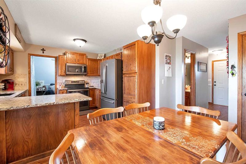 628 High Plains Cir, Maize, KS 67101