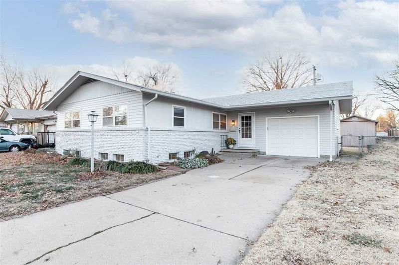 1405 W Dallas, Wichita, KS 67217