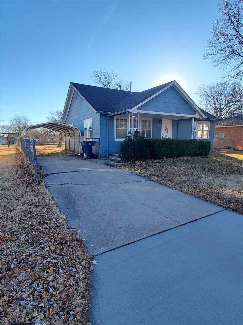 420 Columbus, Newton, KS 67114