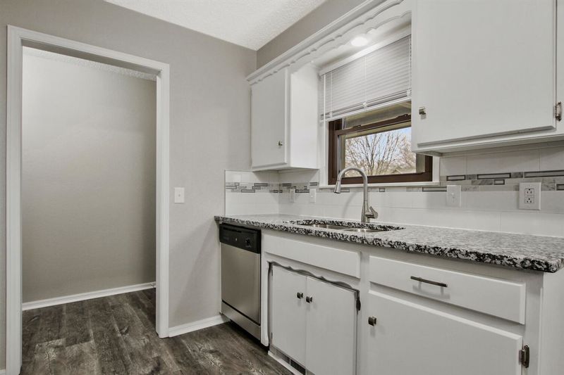 726 Trotter St, Maize, KS 67101