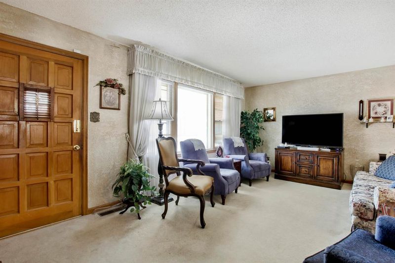 7120 E Gilbert St, Wichita, KS 67207