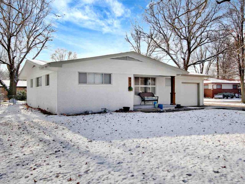 9901 W Binter, Wichita, KS 67212