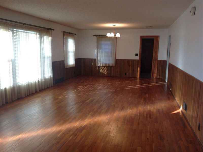 1000 S Meridian Ave, Valley Center, KS 67147