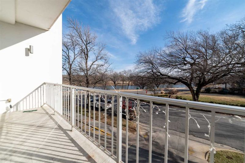 1401 W River Blvd 2a Unit 2A, Wichita, KS 67203