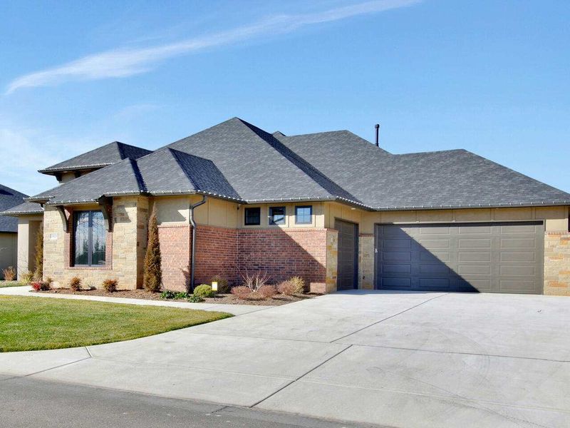 3825 N Brush Creek, Maize, KS 67101