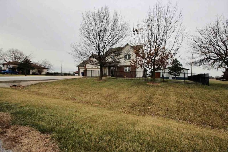 6511 S Bedford Cir, Derby, KS 67037