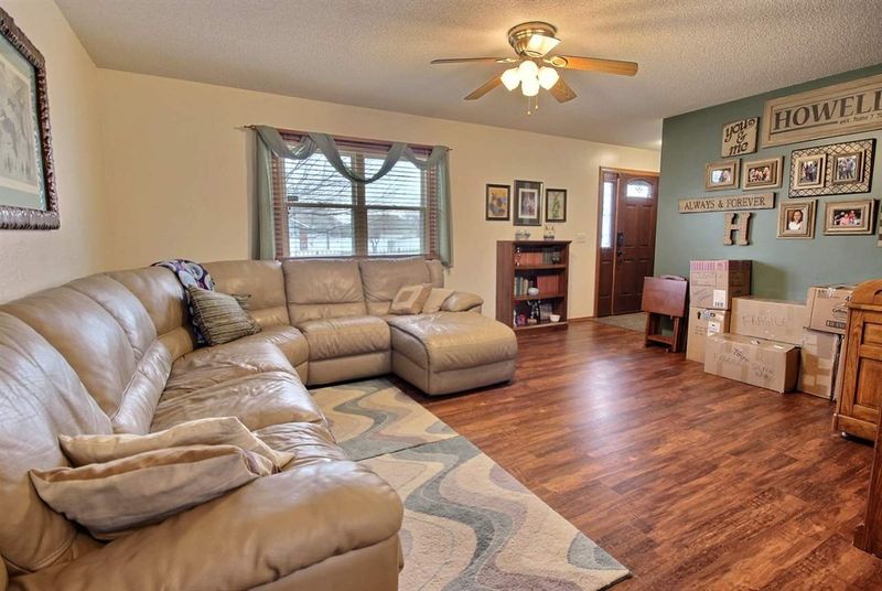 6511 S Bedford Cir, Derby, KS 67037