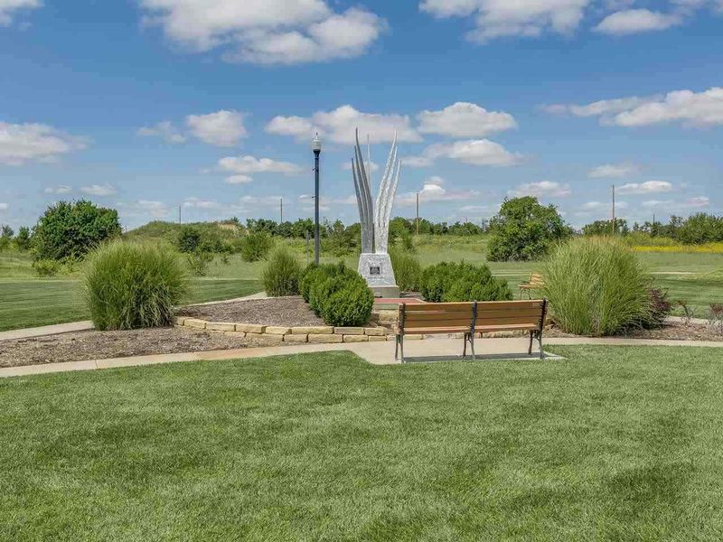 6857 E Pheasant Ridge St, Bel Aire, KS 67226