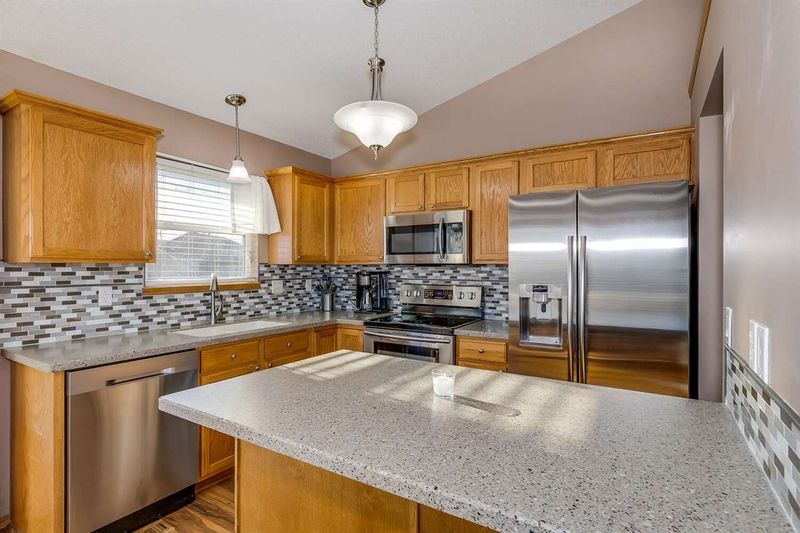 2207 E Curtis Ct, Derby, KS 67037