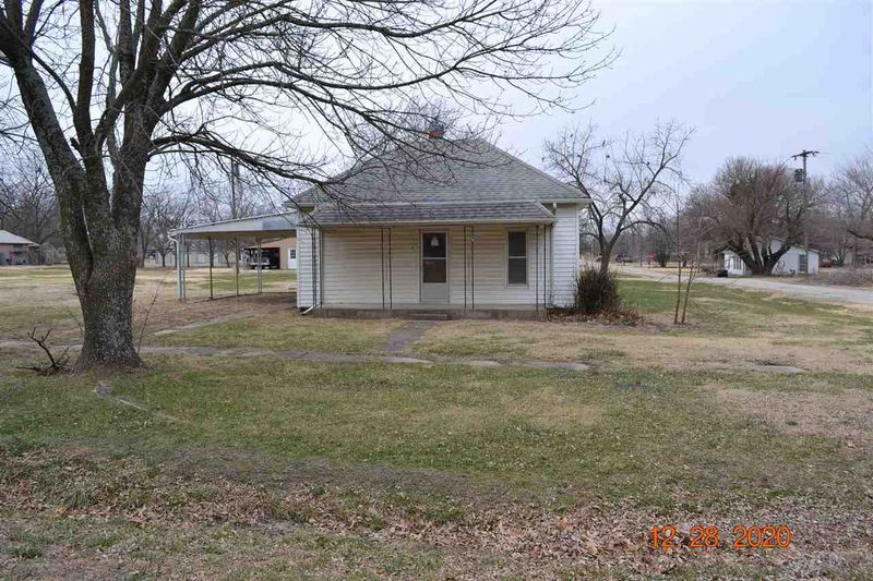 342 N Wabash St, Howard, KS 67349