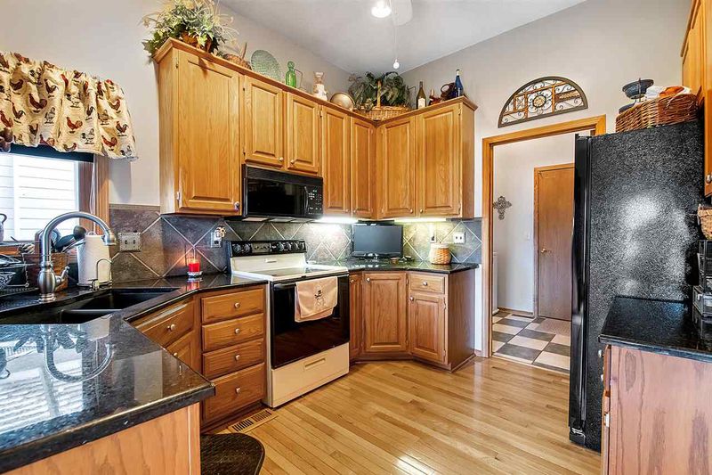 830 E Cedarbrook Rd, Derby, KS 67037