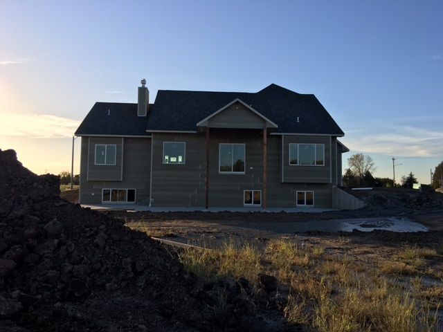 2009 Hawkins Ln, Goddard, KS 67052