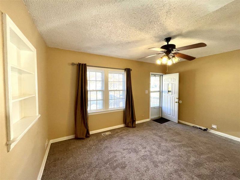 4221 E Gilbert St, Wichita, KS 67218