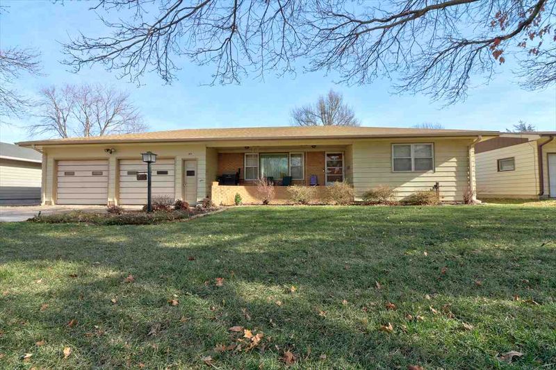 304 S Church St, Goessel, KS 67053
