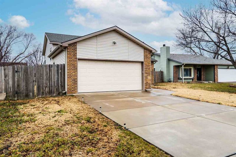7522 E Winterberry Ct, Wichita, KS 67226