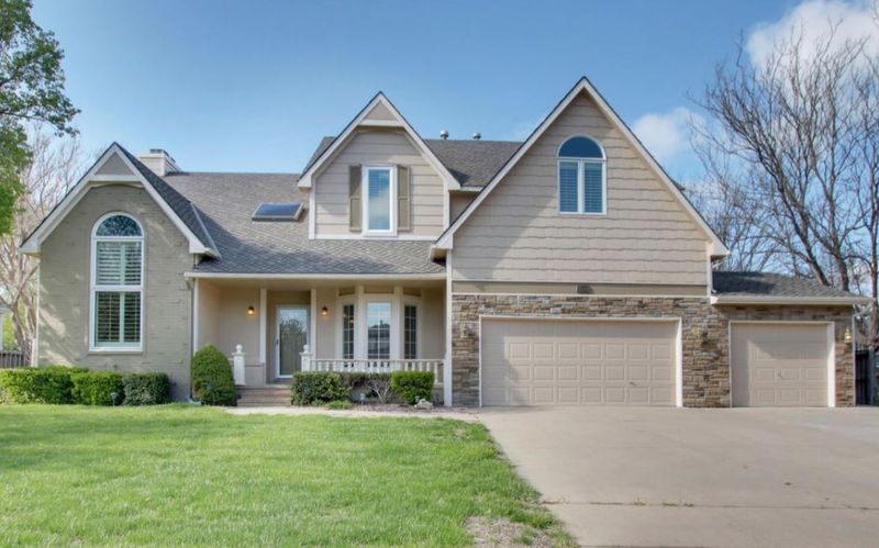 10210 E Peppertree St, Wichita, KS 67226