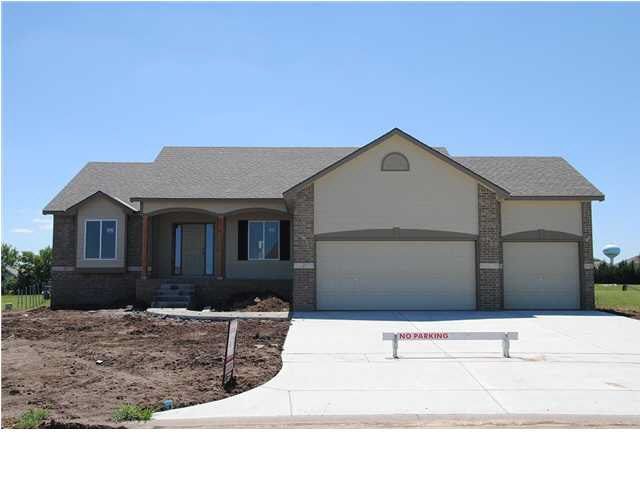 1205 N Pine St, Goddard, KS 67052