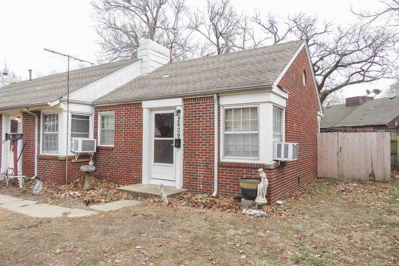 2609 E Grail St, Wichita, KS 67211