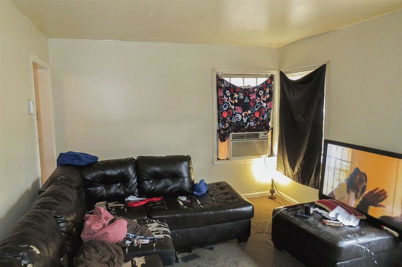 2609 E Grail St, Wichita, KS 67211