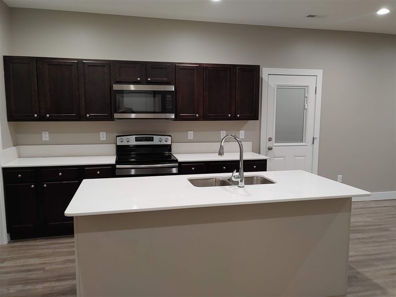 1402-1406 E Dirck, Haysville, KS 67060
