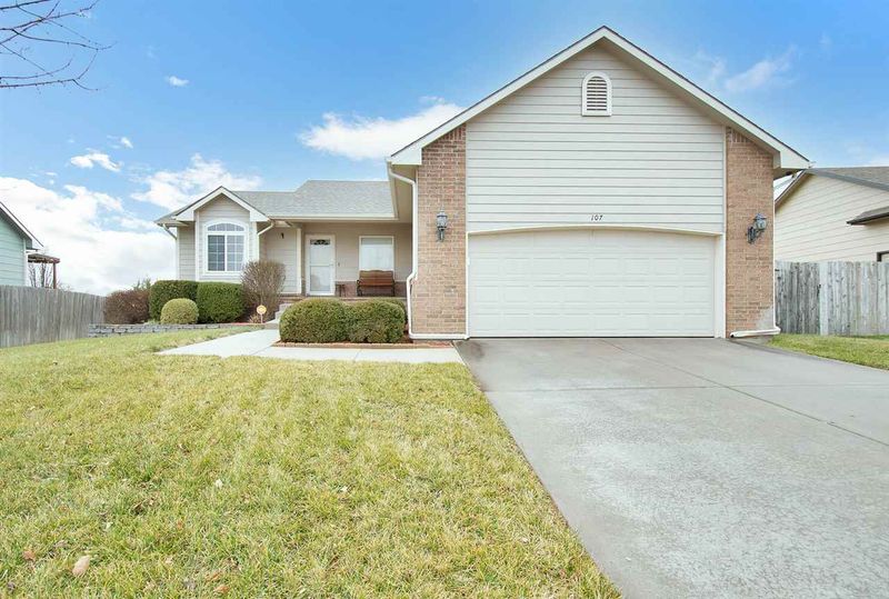 107 E Stone Path St, Derby, KS 67037