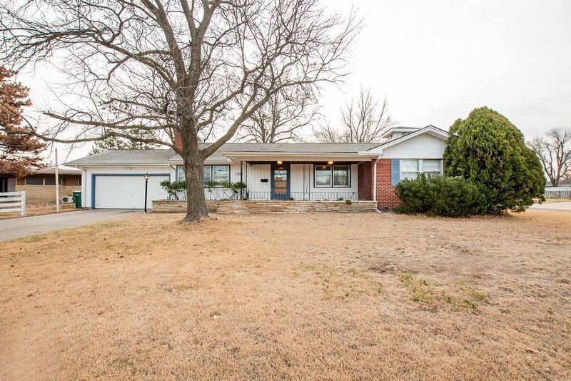 1202 N Pinecrest, Wichita, KS 67208