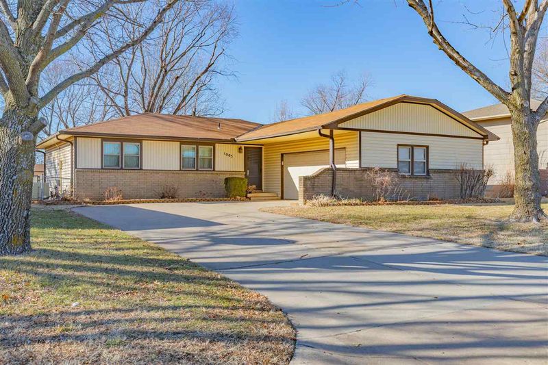 1005 N 1st, Mulvane, KS 67110