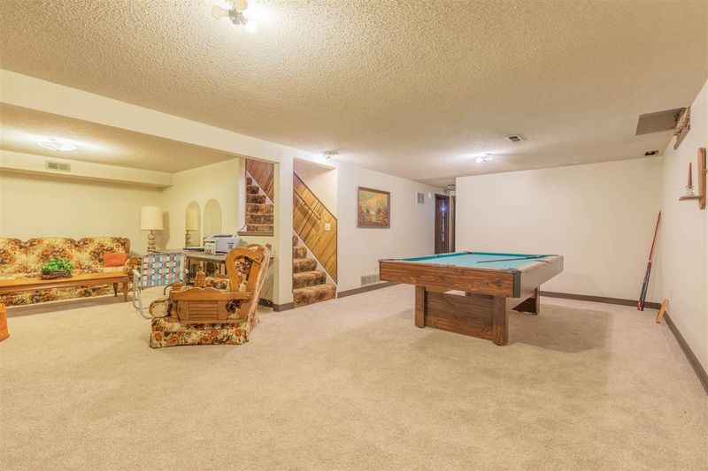 1005 N 1st, Mulvane, KS 67110