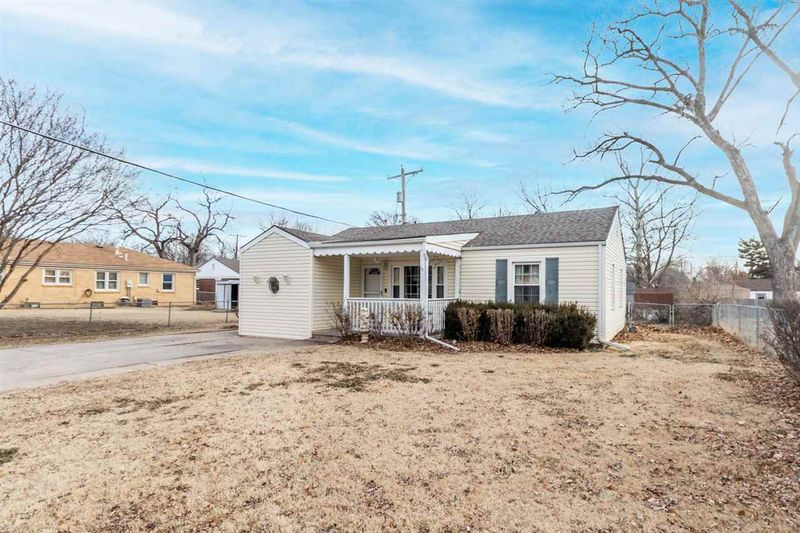 114 Wire Ave, Haysville, KS 67060