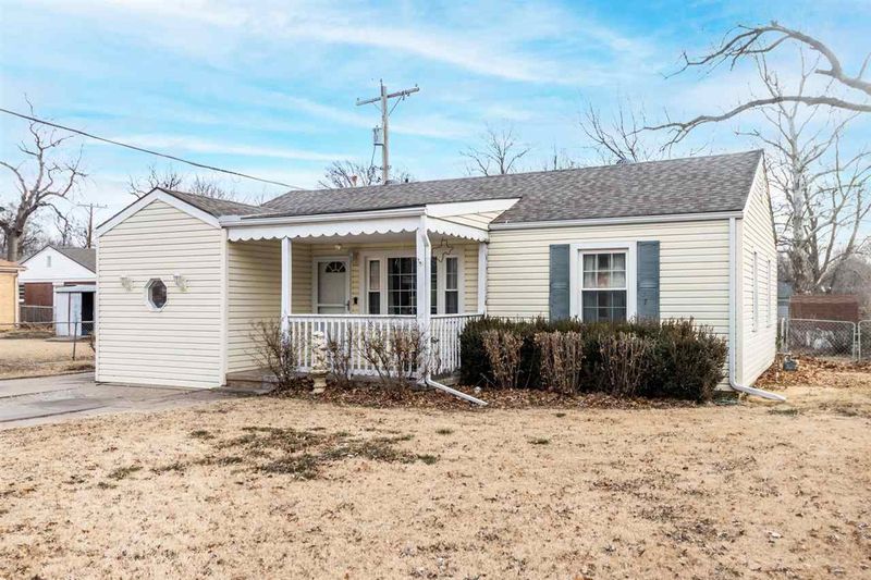114 Wire Ave, Haysville, KS 67060