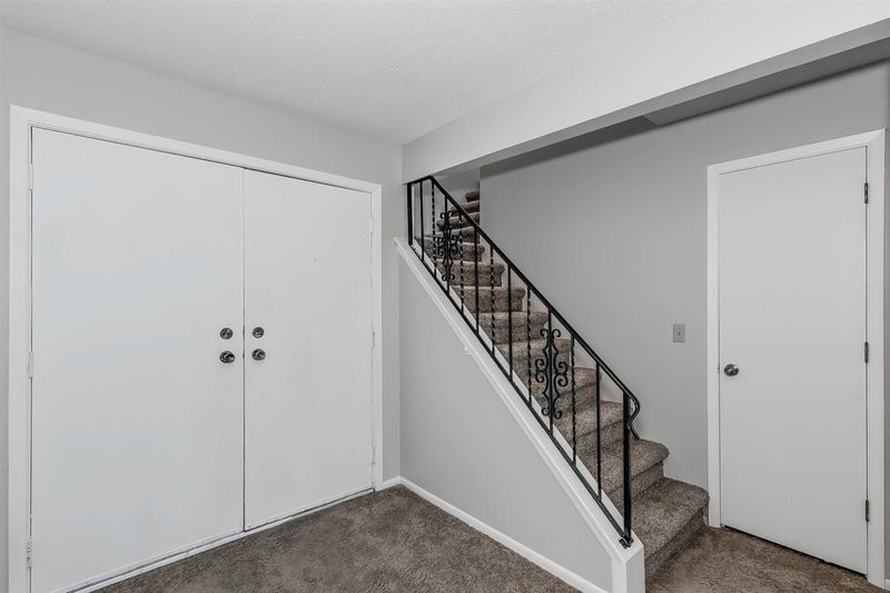 8201 E Harry St #2002, Wichita, KS 67207