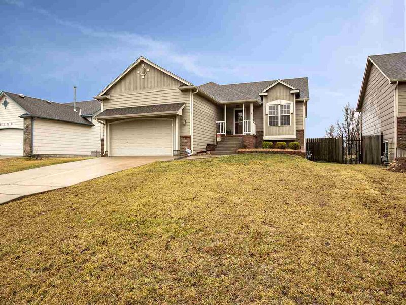 9105 E Creed St, Wichita, KS 67210-2473
