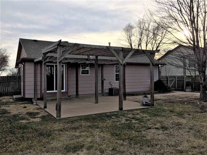1754 N Myers Cir, Mulvane, KS 67111