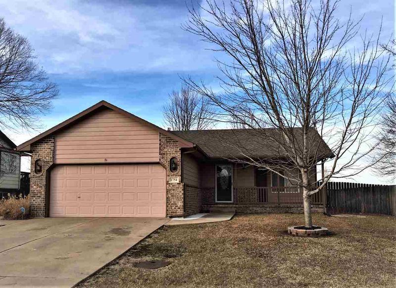 1754 N Myers Cir, Mulvane, KS 67111