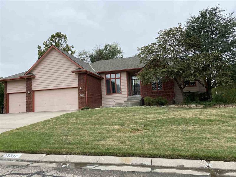 10207 E Windemere Ct, Wichita, KS 67226