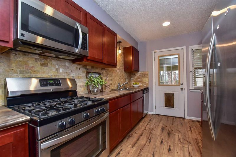 301 Highland Ave, Newton, KS 67114