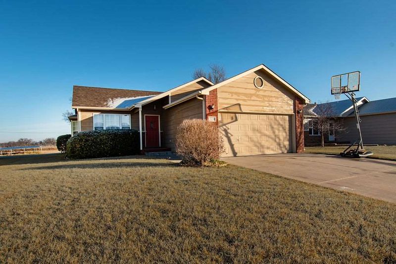 2626 E Fairchild St, Park City, KS 67219