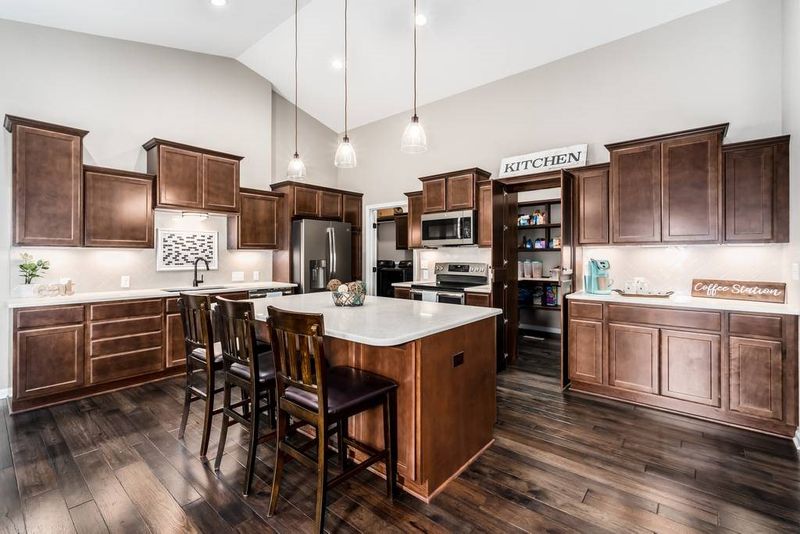 965 Cedar Brook Cir, Mulvane, KS 67110