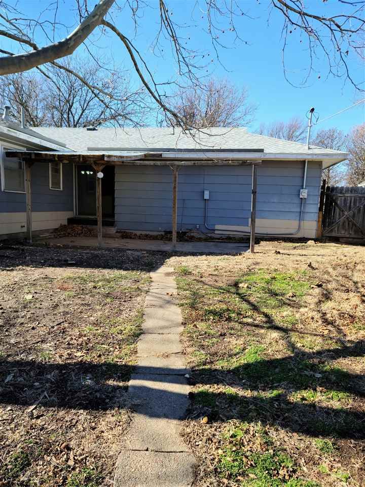 208 N Holmes St, Potwin, KS 67123