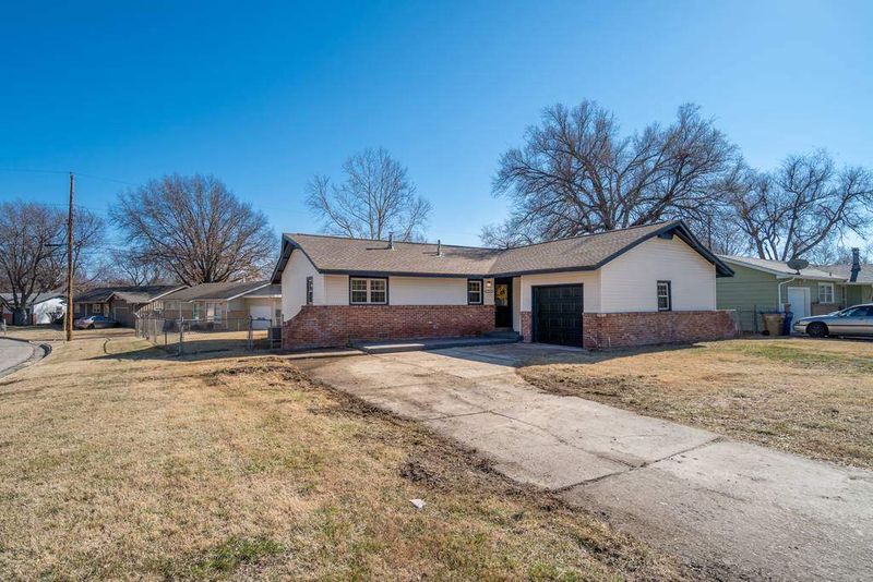 1324 N Kokomo Ave, Derby, KS 67037