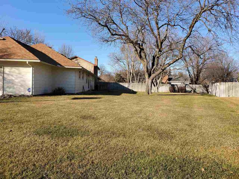 326 Miles Ave, Valley Center, KS 67147