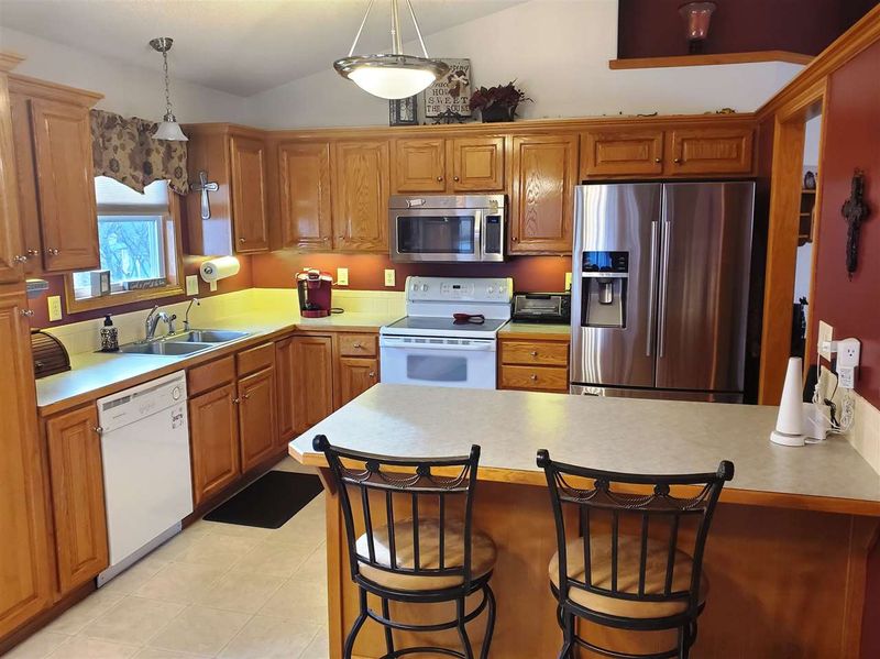 1223 Trinity Ct, Newton, KS 67114