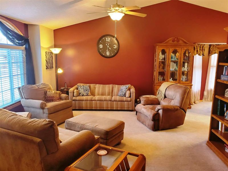 1223 Trinity Ct, Newton, KS 67114