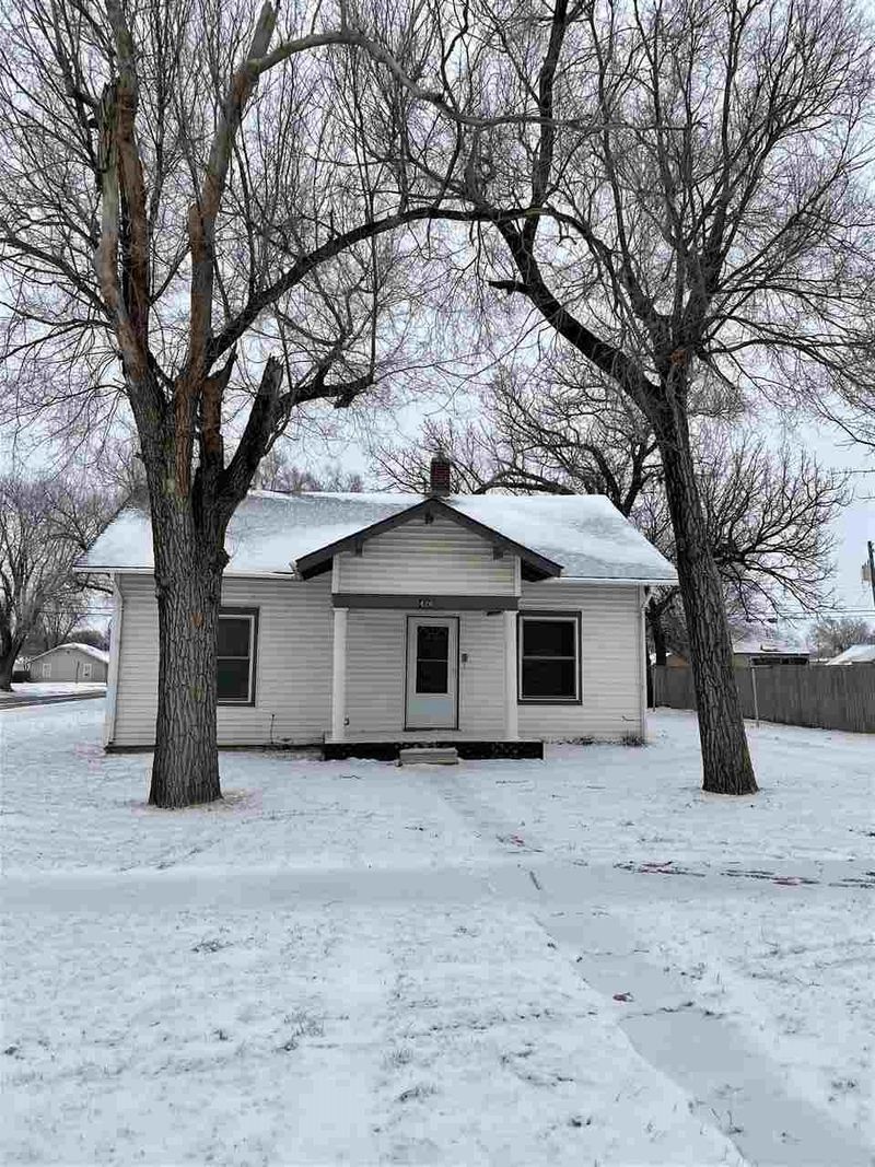 426 N Adams St, Cheney, KS 67025