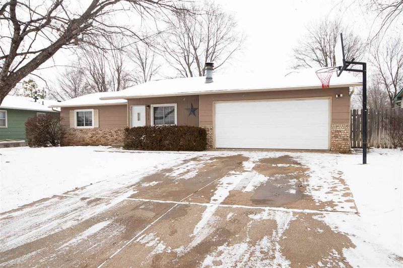 1418 SE Louis Dr, Mulvane, KS 67110